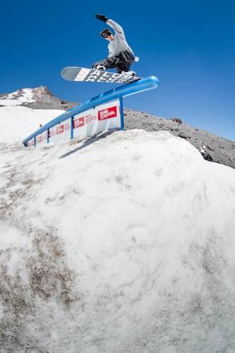 Snowboard Salomon con attacchi GLISSHOP